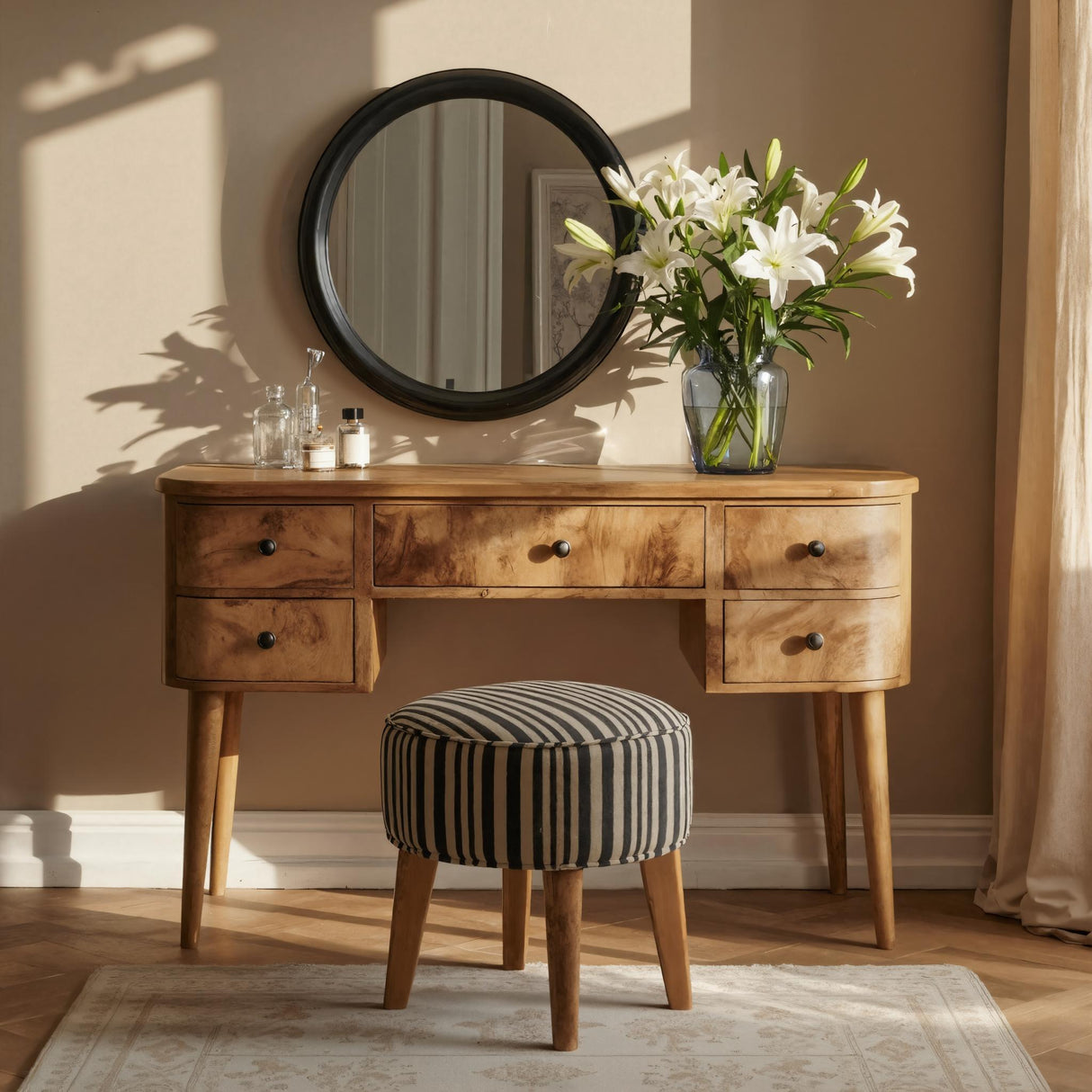Handmade Vanity Table With Drawers For Bedroom