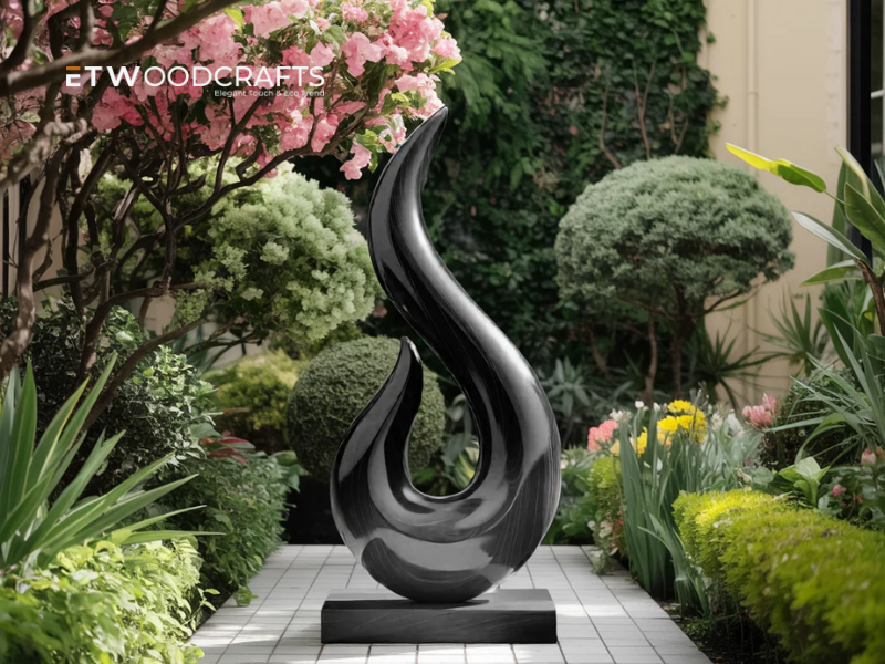 Which Are Characteristics Of A Sculpture In The Round