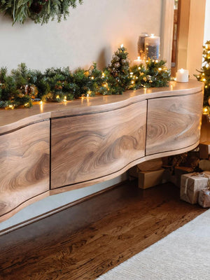 Modern Floating TV Shelf For Holiday Decoration